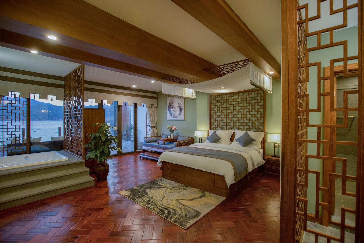 Walden Lugu Lake Zen Retreat نينغلانغ المظهر الخارجي الصورة